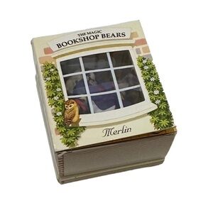 THE MAGIC BOOKSHOP BEARS Merlin 2002 BEAR AND BOOK.